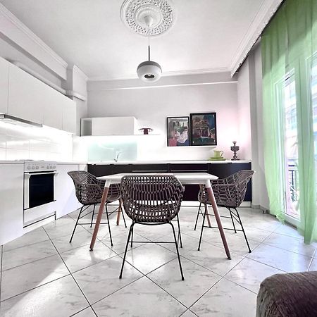 Central 7 - Stylish Apartment Komotiní Kültér fotó