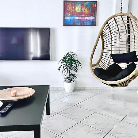 Central 7 - Stylish Apartment Komotiní Kültér fotó