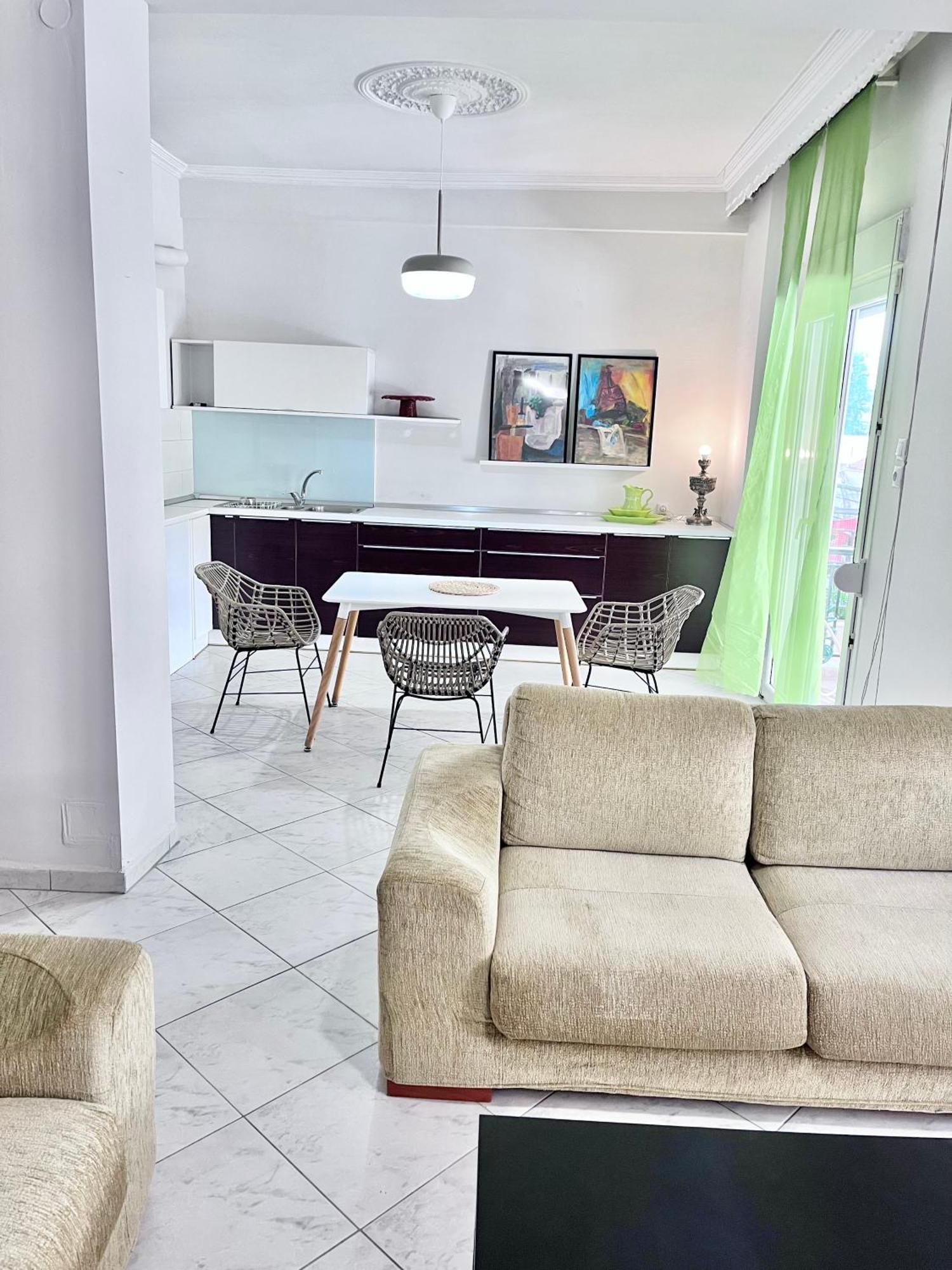 Central 7 - Stylish Apartment Komotiní Kültér fotó