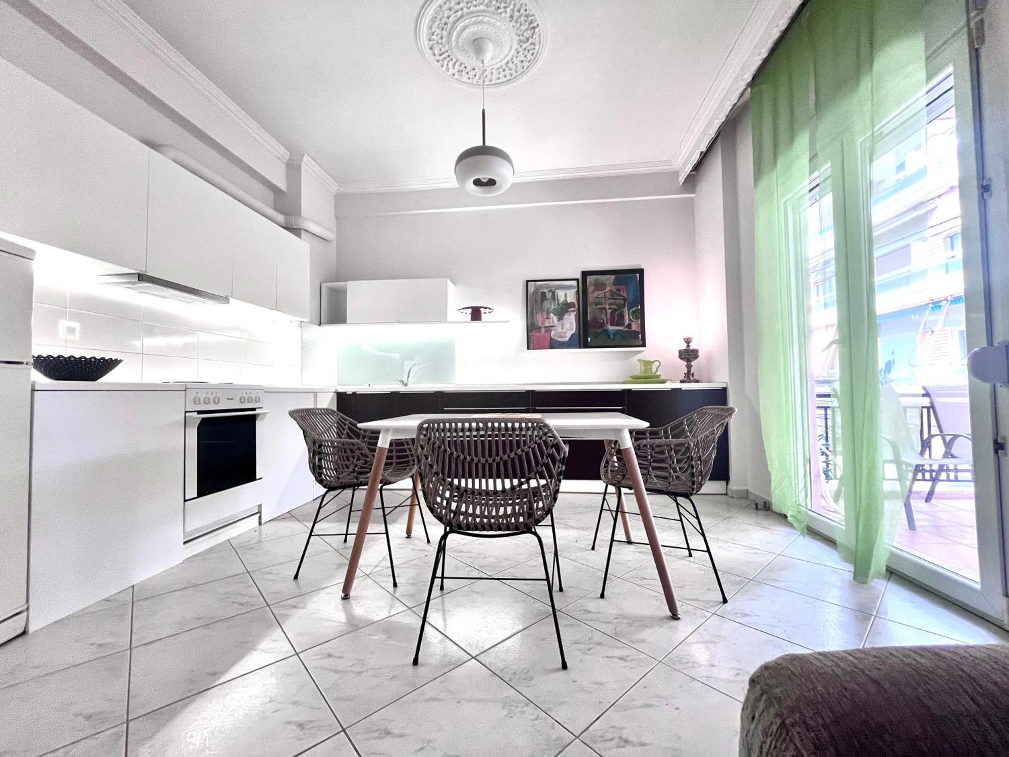 Central 7 - Stylish Apartment Komotiní Kültér fotó